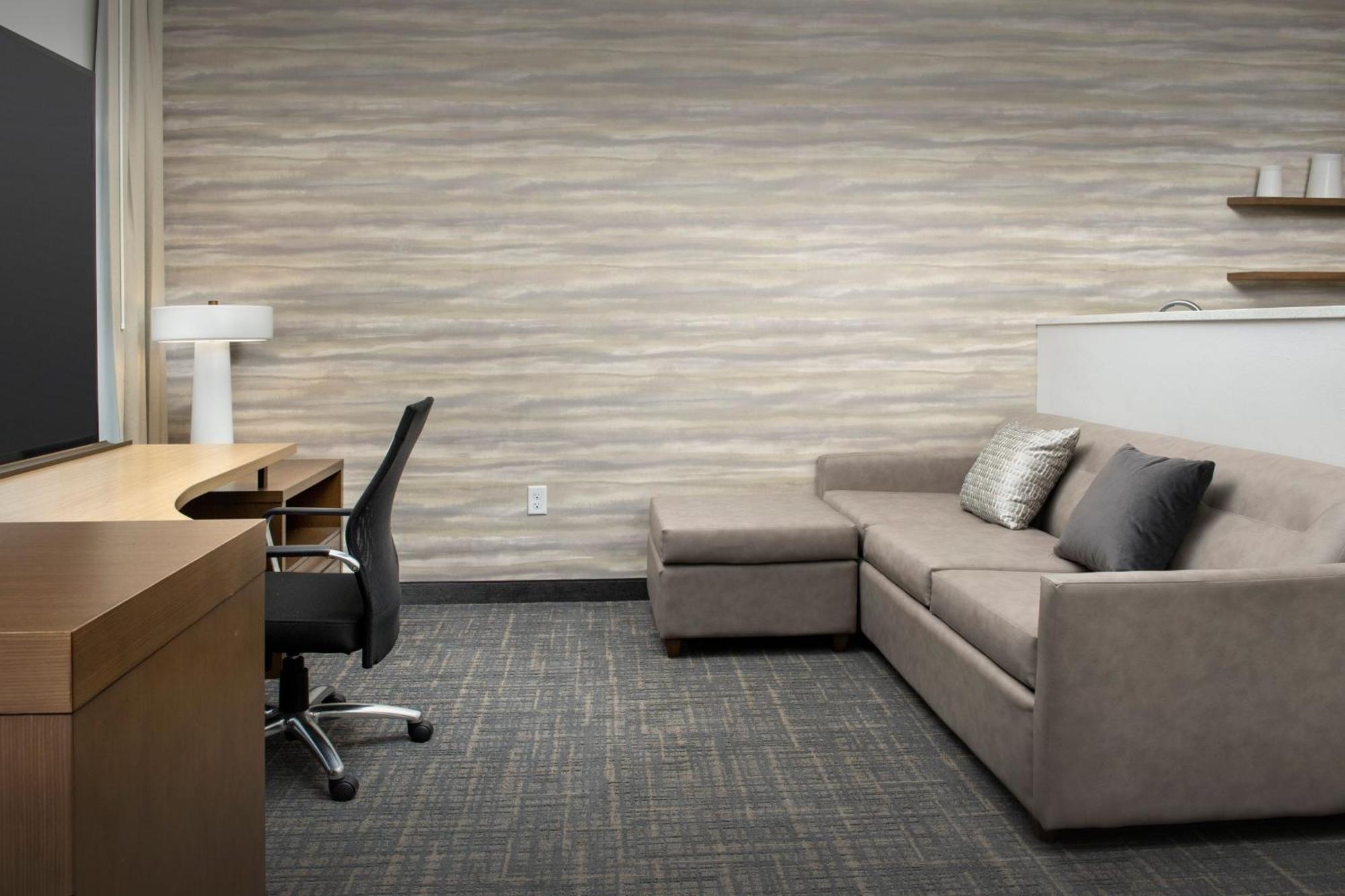 Hotel By Marriott Lubbock-university Area 3*